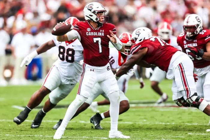 South Carolina Gamecocks quarterback Spencer Rattler (7) passes against the Georgia Bulldogs in the second quarter at Williams-Brice Stadium.